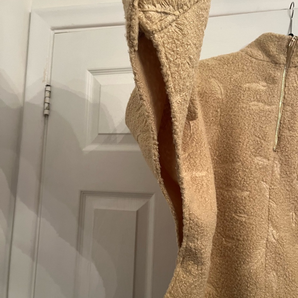 Zara Women's Gold Poncho - Picture 8 of 9